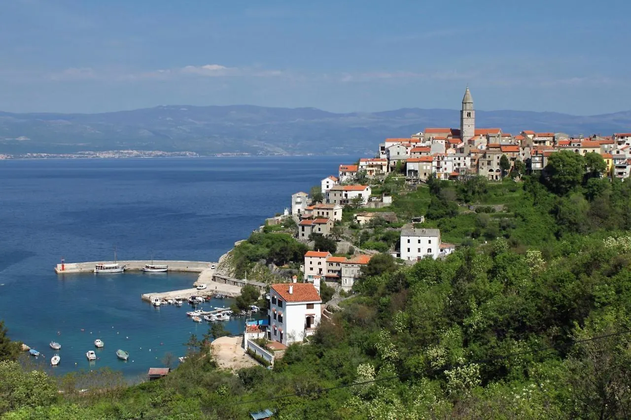 Apartments With A Parking Space Vrbnik, Krk - 5392