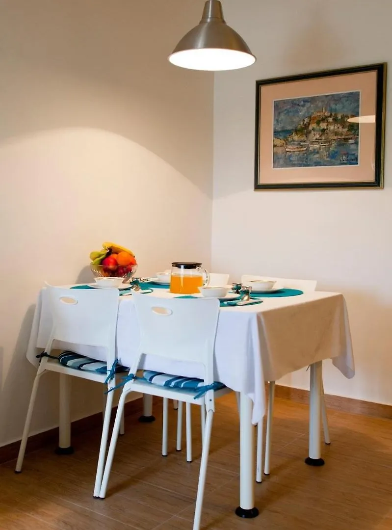 Apartments With A Parking Space Vrbnik, Krk - 5392 Croatia