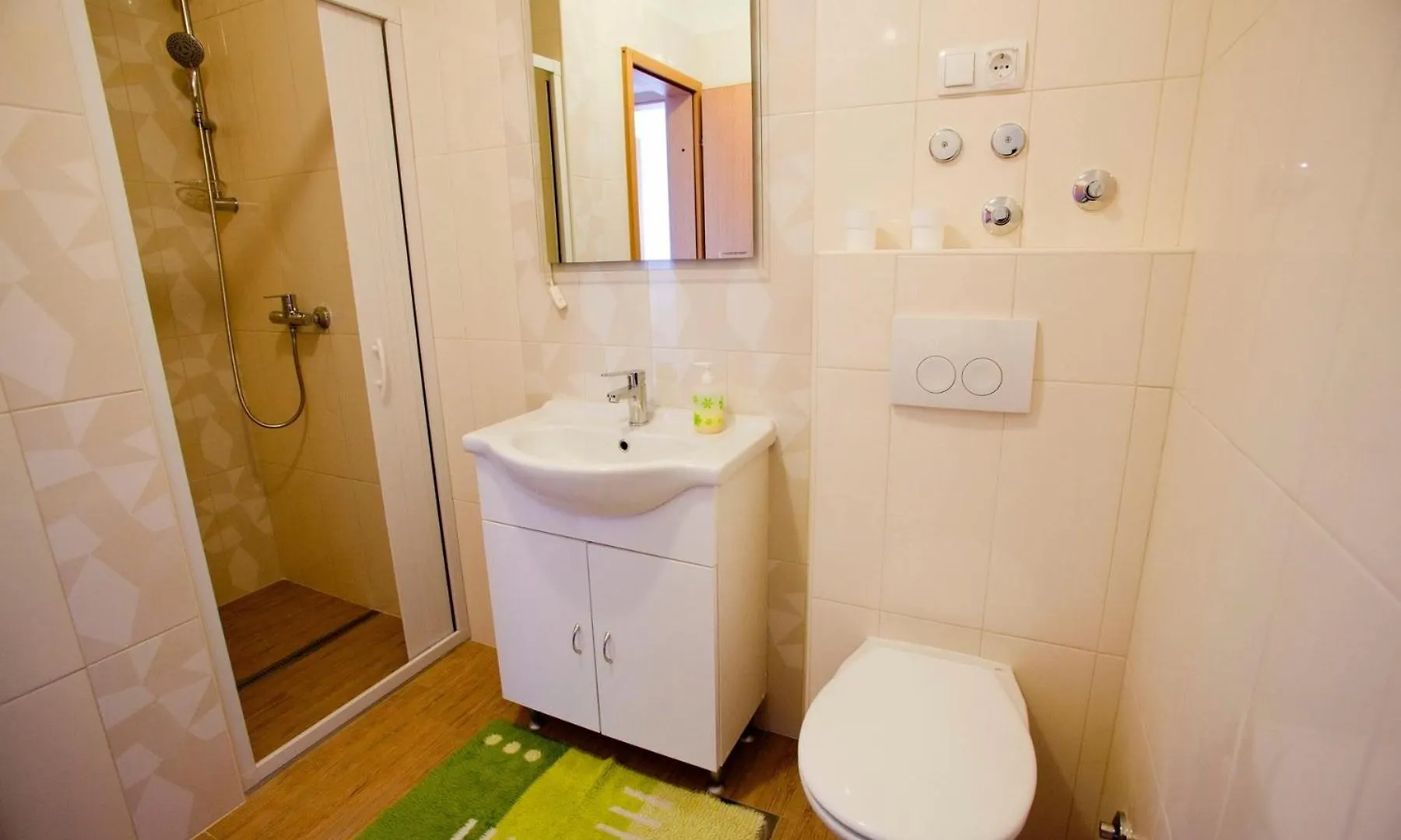 Apartments With A Parking Space Vrbnik, Krk - 5392 Croatia